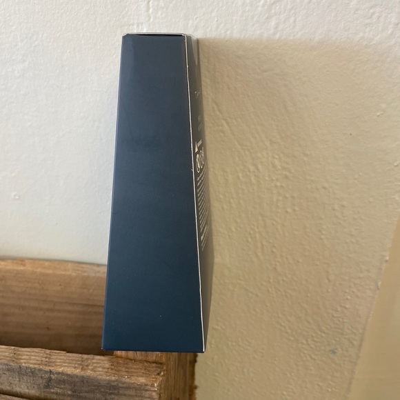 NEW Tahari Menorah Candles 45 Dripless Tapers Blue Ombre Blue White 5.75” NIB - Picture 3 of 6